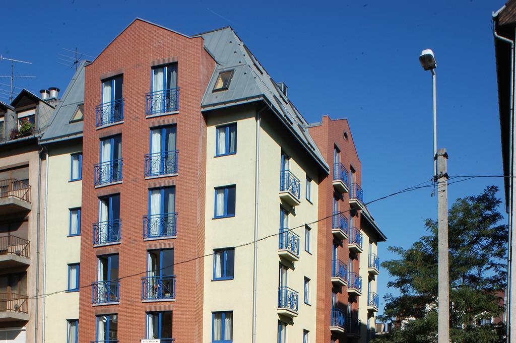 Hotel Veritas Budapeste Exterior foto