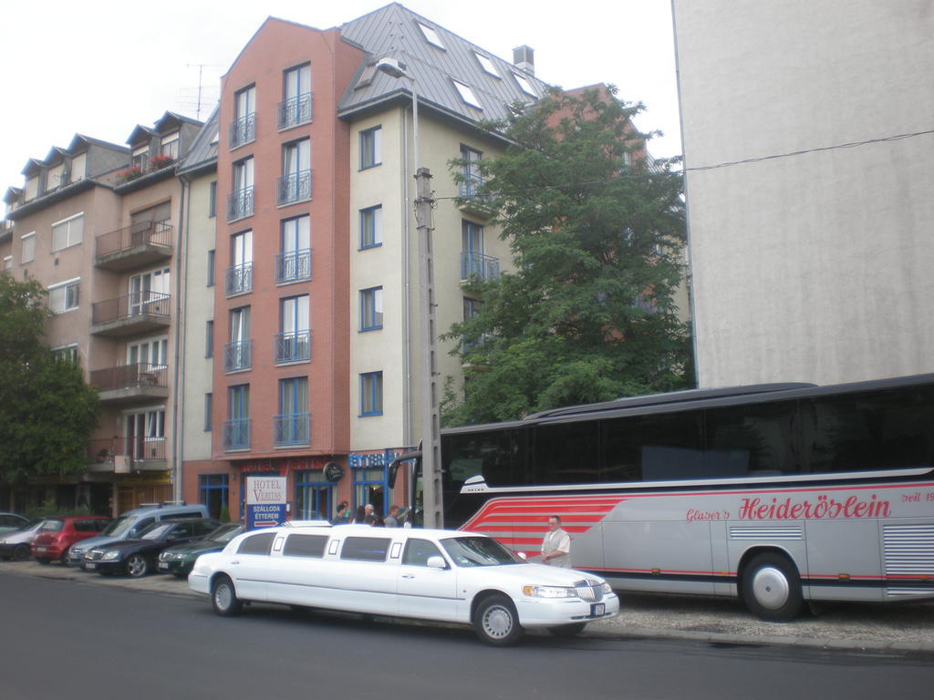 Hotel Veritas Budapeste Exterior foto